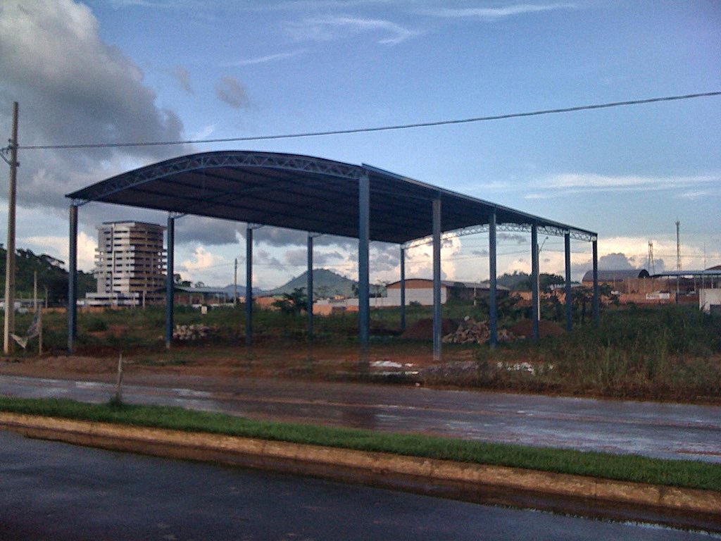 Estrutura do primeiro galpão construído pela PHNoronha em Parauapebas, em 2006
