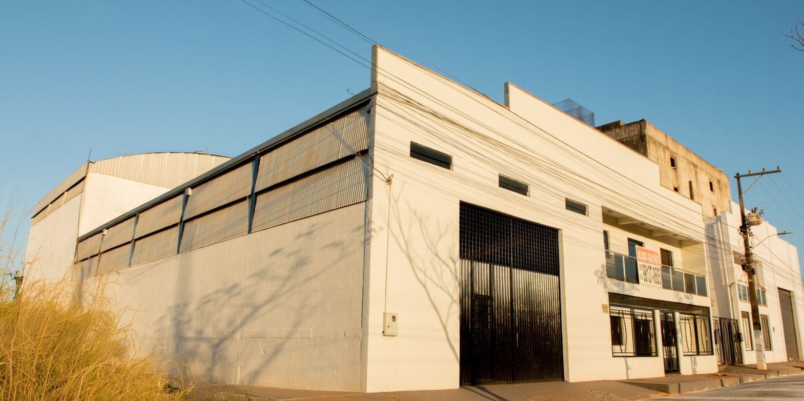 Fachada do Galpão 8 de frente para a PA-160, em Parauapebas